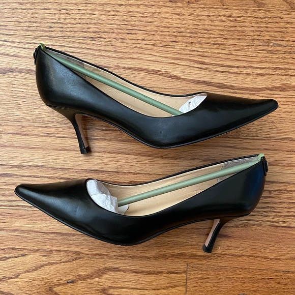 Ivanka Trump Heels - Picture 6 of 7